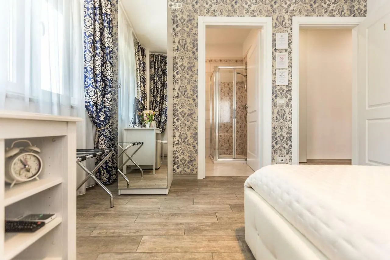 Central City Rooms Bologna 3*,  Italien